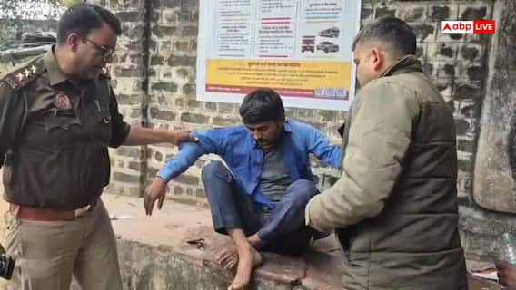 UP: महोबा में चालान कटने से बौखलाया ट्रक मालिक, RTO दफ्तर में पेट्रोल डालकर की सुसाइड की कोशिश UP: महोबा में चालान कटने से बौखलाया ट्रक मालिक, RTO दफ्तर में पेट्रोल डालकर की सुसाइड की कोशिश