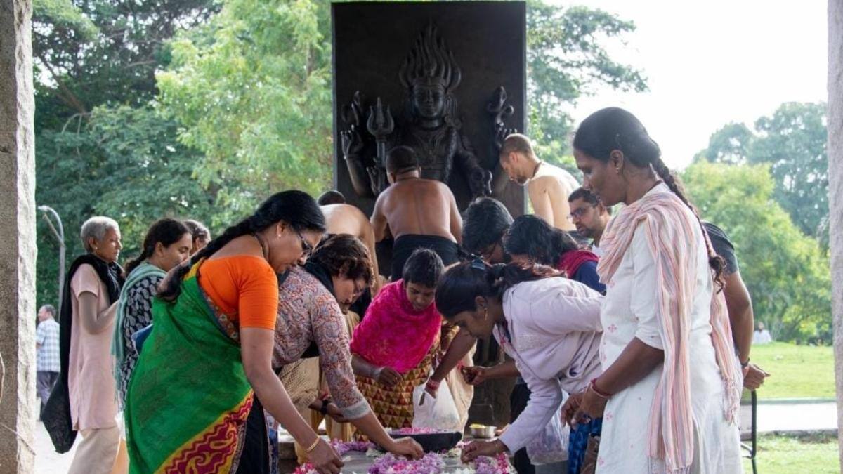 Isha: தொண்டாமுத்தூர் வட்டார மக்களுக்கு ஈஷா இலவச தகன சேவை!