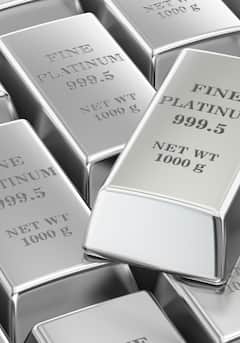 Gold Rate : आजचे सोने चांदीचे दर किती रुपयांवर; चांदी महागली, सोनं स्वस्त झालं