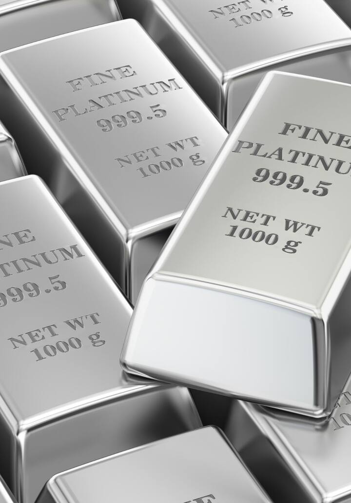 दिल्ली, मुंबई, चेन्नई, पटना, जयपूर आणि लखनौ येथे चांदीचे दर सुमारे 2.45 ते 2.46लाख रुपयांच्या दरम्यान आहेत.