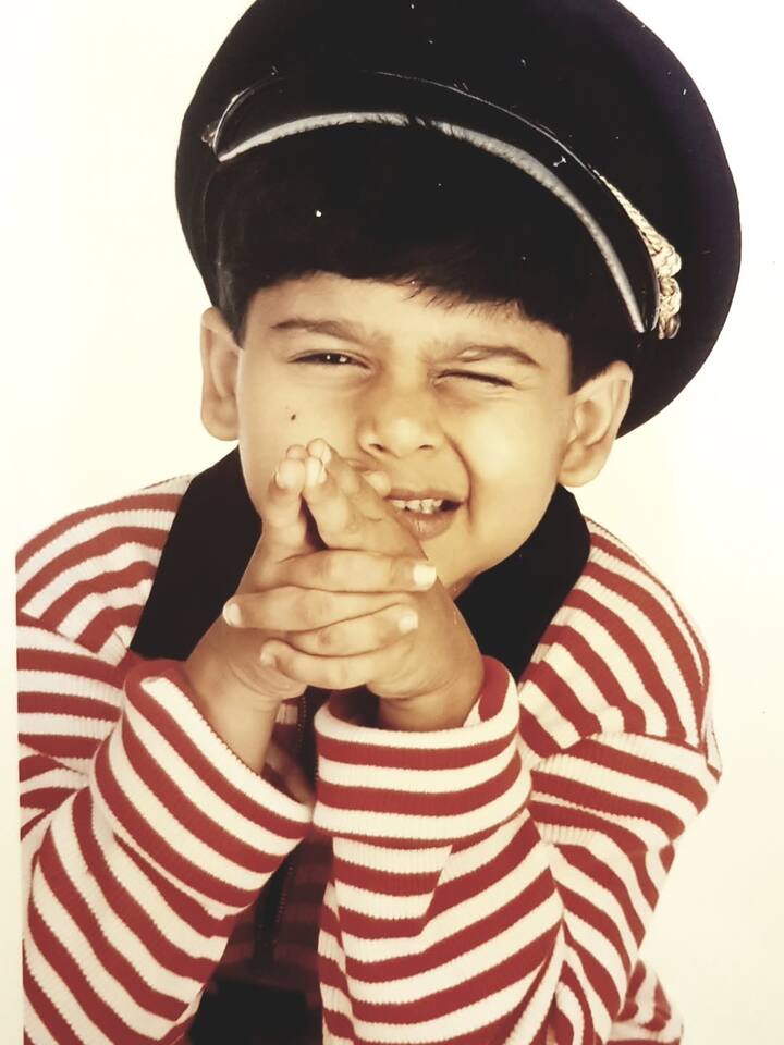 बता दें, भाग्यश्री ने अपने करियर की शुरुआत 1989 में सुपरहिट फिल्म 'मैंने प्यार किया' से की थी. इस फिल्म में उनके साथ सलमान खान नजर आए थे. हालांकि बहुत कम लोग जानते हैं कि भाग्यश्री महाराष्ट्र के सांगली के शाही पटवर्धन परिवार से ताल्लुक रखती हैं. उन्हें सांगली की राजकुमारी भी कहा जाता है.