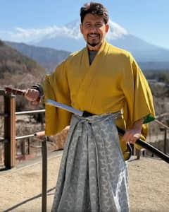 Madhuri Dixit : माधुरी दीक्षित पतीसोबत जपानमध्ये सुट्टीचा आनंद; माउंट फुजीसमोर रोमँटिक क्षण