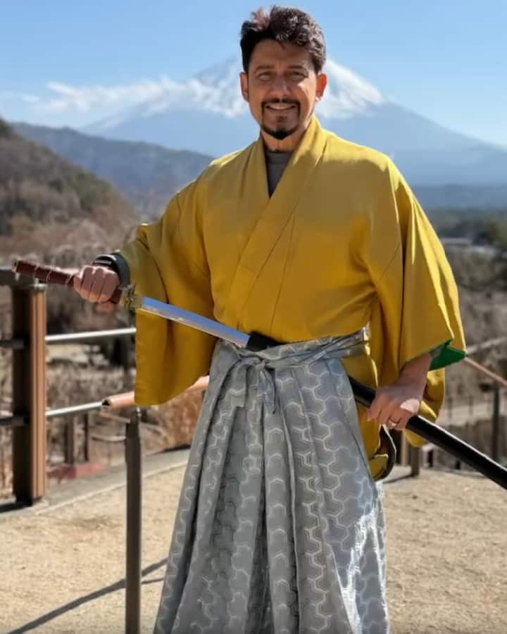 त्यांनी माउंट फुजीच्या नयनरम्य परिसरातून आपले फोटो आणि व्हिडिओ शेअर केले आहेत.