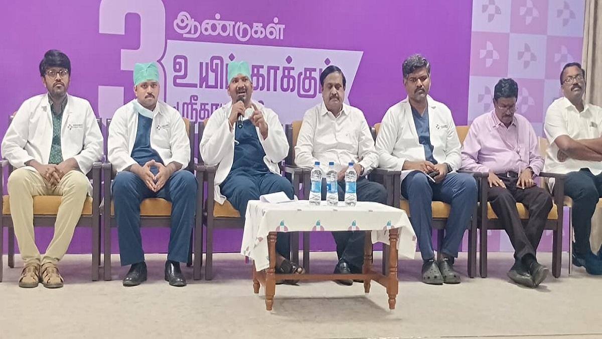 வெட்டுப்பட்ட கால் எலும்புகளை சிறப்பாக அறுவை சிகிச்சை செய்து சாதித்த காமாட்சி மருத்துவமனை மருத்துவர்கள்