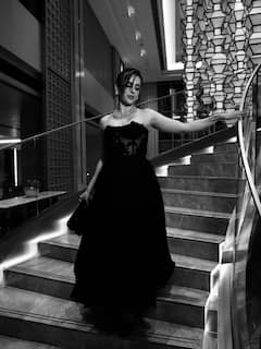 Sanya Malhotra: બ્લેક લૂકમાં સાન્યા મલ્હોત્રાનું કાતિલ ફોટોશૂટ, જુઓ તસવીરો