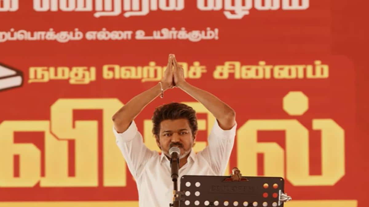TVK Vijay: 9.4 லட்சம் வாக்காளர்கள் - நள்ளிரவில் 30 வேட்பாளர்களை அறிவித்த விஜய் - புதுச்சேரியில் தவெக தேறுமா?