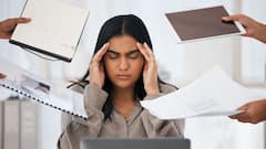 Work Stress : झोप चोरून करिअर घडवताय? अपुऱ्या झोपेमुळे तुमच्या हृदयावर येतोय 'असा' ताण; वेळीच व्हा सावध.