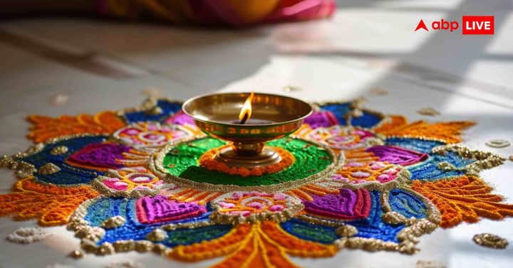 स्टेंसिल के माध्यम से शुरुआती लोग भी आसान और जटिल डिजाइन बना सकते हैं. प्लास्टिक या धातु के स्टेंसिल का यूज करके पाउडर छिड़का जाता है. यह यूज करने योग्य होते हैं और समय बचाने में मदद करते हैं.