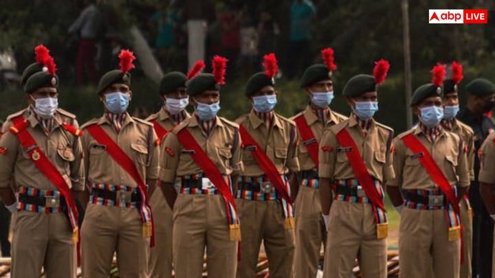उम्र सीमा की बात करें तो उम्मीदवार की आयु 18 वर्ष होनी चाहिए.सामान्य वर्ग के लिए अधिकतम आयु 25 वर्ष है, जबकि आरक्षित वर्ग के उम्मीदवारों को नियमानुसार आयु में छूट प्रदान की जाएगी. आयु की गणना 1 अगस्त 2026 के आधार पर की जाएगी.
