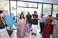 Sudhir Mungantiwar : नागपुरात आजोबा-आजी दिवस उत्साहात; सुधीर मुनगंटीवार नातीसोबत रंगले खेळात