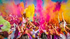 Holi 2026 : सावधान! होळीत रंगांची उधळण करताना 'या' 7 गोष्टी टाळा, अन्यथा...