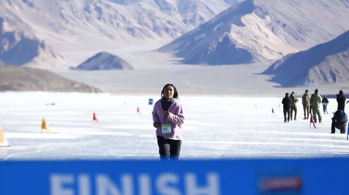 पुरुषों की 42-km कैटेगरी में, त्सेरिंग नूरबू ने पहला स्थान हासिल किया, उसके बाद त्सेरिंग स्टोबगैस दूसरे और खादिम हुसैन तीसरे स्थान पर रहे.