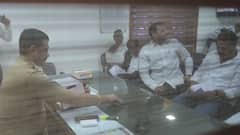 मुंबईत पोलिसांनी उडवून लावलं, रोहित पवार-युगेंद्र पवार वकिलांची अख्खी फौज घेऊनच बारामती पोलीस ठाण्यात पोहोचले PHOTOs