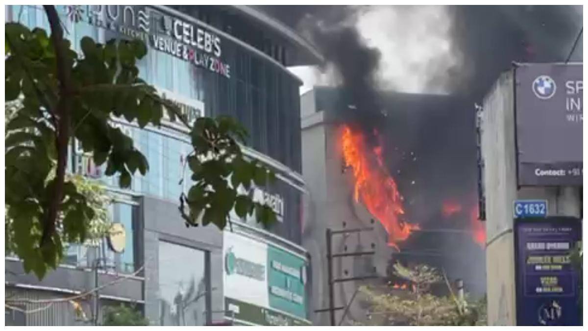 Hyderabad Fire Accident: హైదరాబాద్‌ జూబ్లీహిల్స్‌లోని మంగళగౌరీ షాపింగ్‌ మాల్‌లో అగ్ని ప్రమాదం ! భారీగా ఎగసిపడ్డ మంటలు!