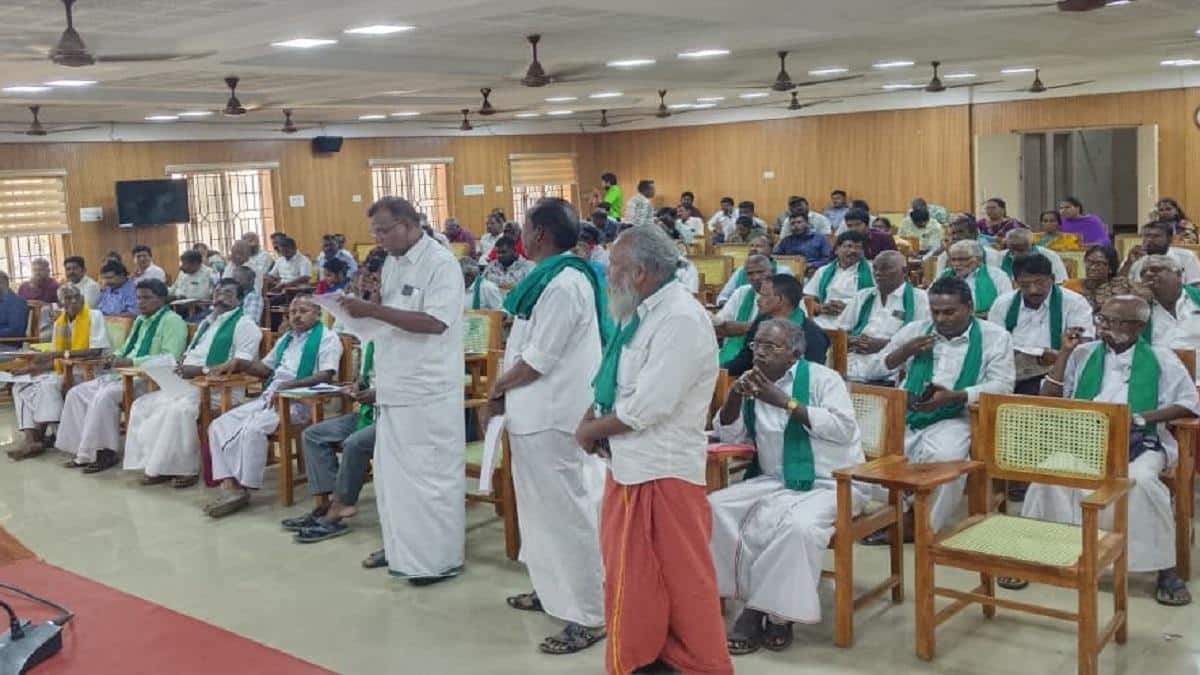 விவசாயிகள் கடனை முழுமையாக தள்ளுபடி செய்யுங்கள்... குறைதீர் கூட்டத்தில் வலியுறுத்தல்