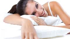 Eye Health: চোখের ক্ষতি এড়াতে বালিশে মাথা রেখে, না বালিশ ছাড়া শোওয়া উচিত?