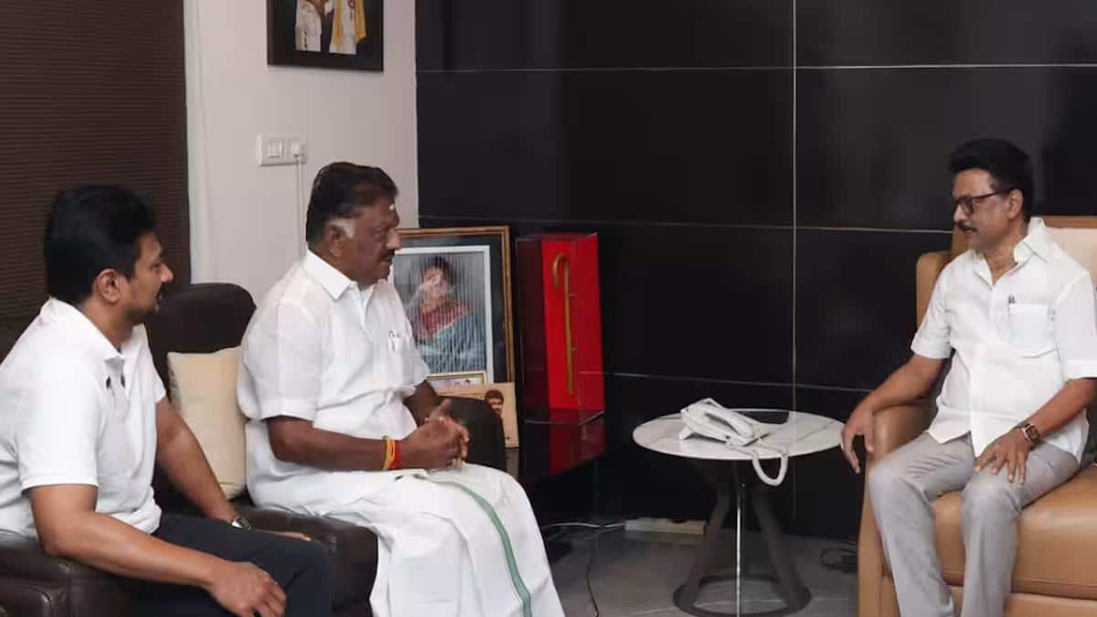 ஓபிஎஸ்-ன் அரசியல் பயணம்: ஜெயலலிதா விசுவாசி திமுக பக்கம் சாய்ந்தது ஏன்? அதிர்ச்சி தரும் பின்னணி!