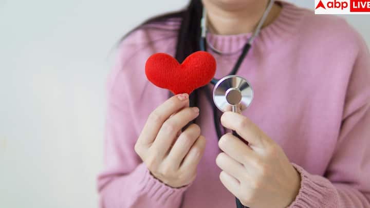 Dr Niranjan Hiremath ने TOI को बताया कि हार्ट को परफेक्शन नहीं, निरंतर देखभाल चाहिए. इसका मतलब है कि अत्यधिक जिम या कठोर डाइट नहीं, बल्कि नियमितता ज्यादा मायने रखती है.