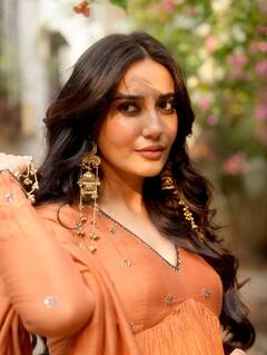 सुरभि ज्योति ने सूट में फ्लॉन्ट किया बेबी बंप, जमकर दिए पोज, तस्वीरों में दिखा प्रेग्नेंसी ग्लो