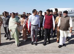 मुख्यमंत्री देवेंद्र फडणवीस, उपमुख्यमंत्री सुनेत्रा पवार,छगन भुजबळ यांच्याकडून VSR च्याच विमानाचा वापर, नाशिकमधील फोटो समोर