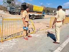 Vasai Accident: पहिले पायी चालणाऱ्याला धडक, मग लोखंडी बॅरिकेड्सवर आदळले; वसईत भीषण अपघात, तिघांचा जागीच मृत्यू