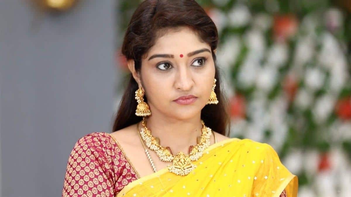 ஜாக்கெட் இல்லாமல் நடித்தது எப்படி இருந்தது? மனம் திறந்த நீலிமா ராணி