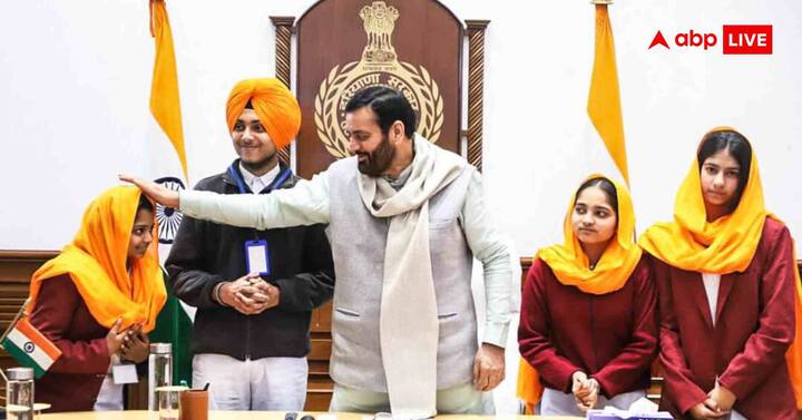अगर कोई व्यक्ति ऑनलाइन शिकायत नहीं करना चाहता, तो वह अपने जिले के डीसी ऑफिस, एसडीएम ऑफिस और हरियाणा सचिवालय में जाकर भी शिकायत दर्ज कर सकता है. पुलिस से जुड़ी शिकायतों के लिए हरियाणा पुलिस के ऑनलाइन पोर्टल का भी यूज किया जा सकता है.