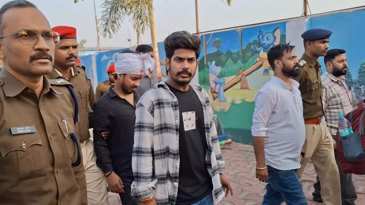 Nalanda News: होली मिलन समारोह में बवाल, 100 राउंड फायरिंग, भोजपुरी गायक रौशन रोही समेत कई हिरासत में