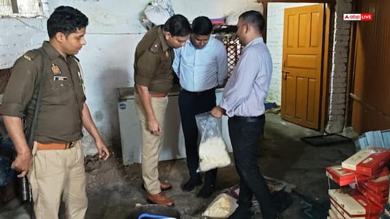 Basti Holi News: होली से पहले मिलावटखोरों पर खाद्य विभाग की बड़ी कार्रवाई, मिठाई की दुकानों में की छापेमारी Basti Holi News: होली से पहले मिलावटखोरों पर खाद्य विभाग की बड़ी कार्रवाई, मिठाई की दुकानों में की छापेमारी