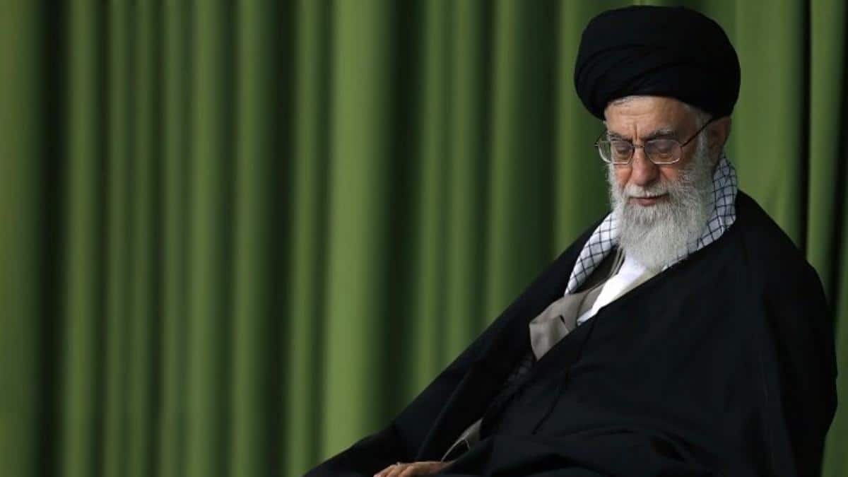Khameni: 15 நிமிஷம்தான்.. முடிவுக்கு வந்த சண்டை! காஷ்மீரில் அப்பவே சம்பவம் செய்த காமேனி!