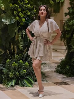 Monalisa: સિલ્વર શોર્ટ ડ્રેસમાં મોનાલિસાએ આપ્યા કાતિલ પોઝ, જુઓ તસવીરો