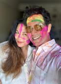 Holi 2026: रणदीप हुड्डा की परिवार संग होली, पत्नी को किया किस, गुलाल में रंगे आए नजर