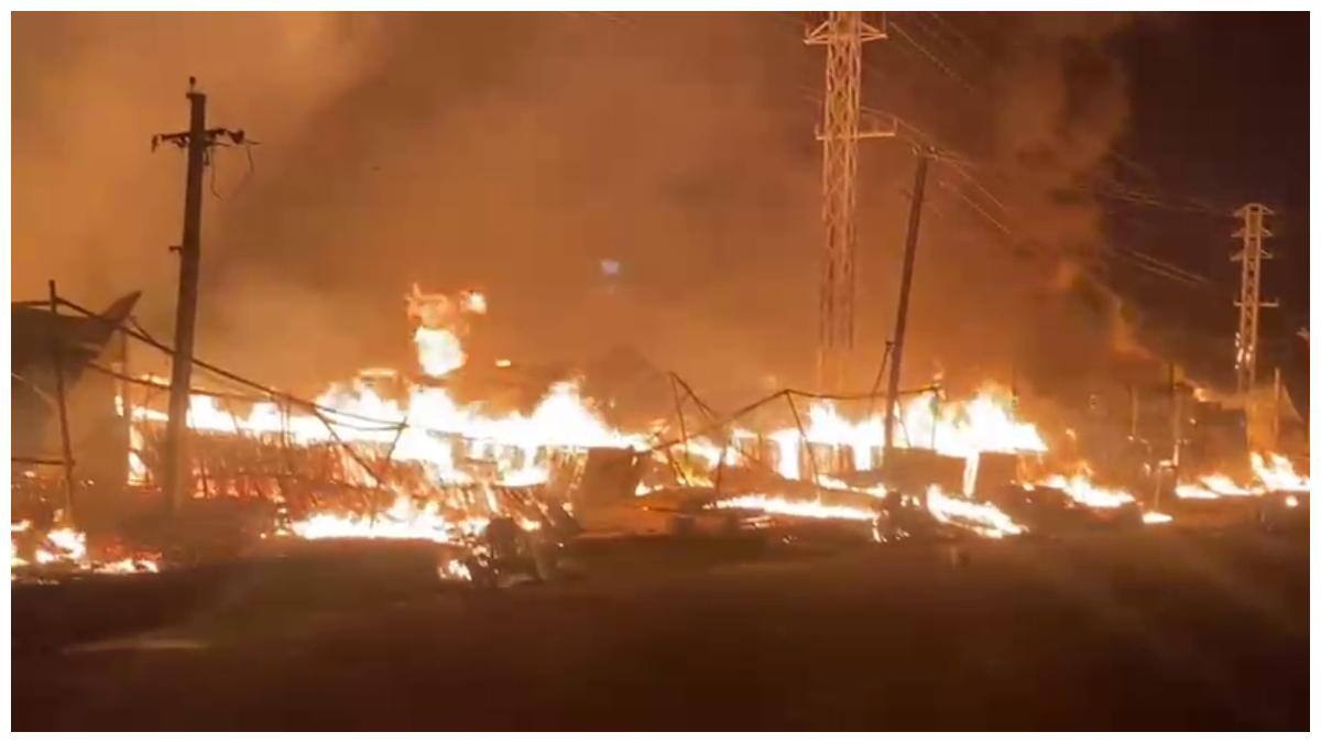 Hyderabad Fire Accident: బాచుపల్లిలో అగ్ని ప్రళయం- 60 దుకాణాలు బుగ్గి- రోడ్డున పడ్డ వ్యాపారులు!