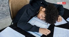 પુસ્તક હાથમાં પકડતા જ કેમ આવવા લાગે છે ઊંઘ, વાંચવામાં કેમ આવે છે આળસ?