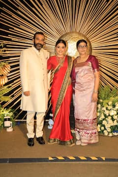 Virosh Reception Photos: విరోష్ వెడ్డింగ్ రిసెప్షన్‌లో స్పెషల్‌ ఎట్రాక్షన్‌గా దేవరకొండ - మందన్నా ఫ్యామిలీలు