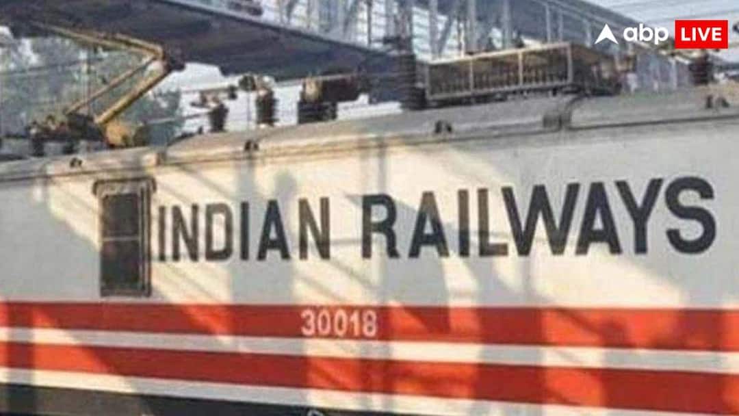 पाइल्स सर्जरी के बाद भी नहीं मिली छुट्टी... लोको पायलट ने पैंट उतारकर दिखा दिए घाव, जानें फिर क्या हुआ?