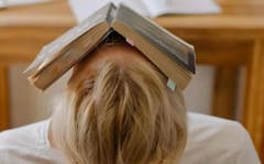 ਕਿਤਾਬ ਖੋਲ਼੍ਹਣ ਵੇਲੇ ਕਿਉਂ ਆਉਂਦੀ ਨੀਂਦ, ਪੜ੍ਹਨ ਵੇਲੇ ਕਿਉਂ ਆ ਜਾਂਦਾ ਆਲਸ?