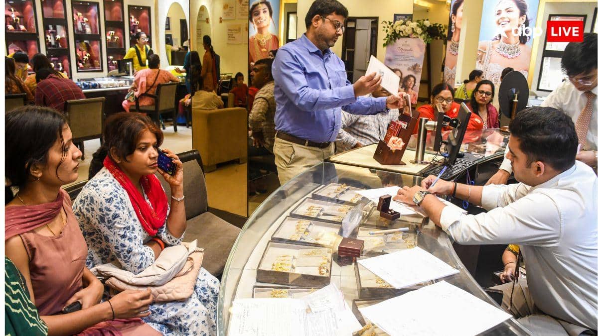 Gold Silver Price Today: सोने-चांदी की कीमतों में गिरावट, खरीदारी का मौका...जानें आज कितना सस्ता हो गया रेट