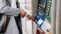 ATM मशीन में फंस जाए डेबिट कार्ड तो करें ये काम, नोट कर लीजिए पूरा प्रॉसेस