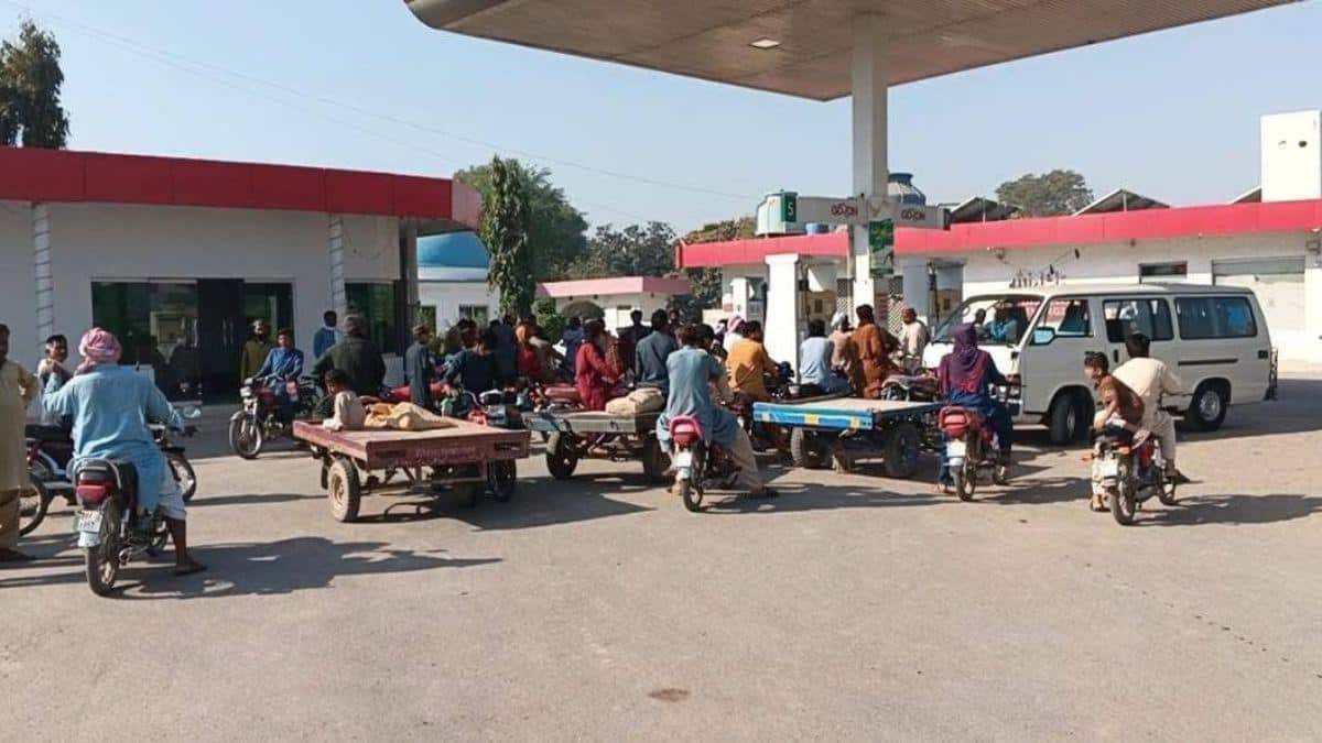 Iran War Triggers Petrol, Diesel Shortage In Pakistan As Pumps Run Dry Across Provinces
