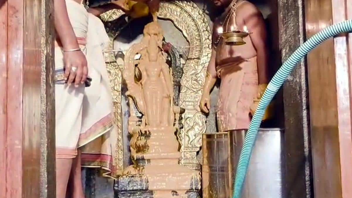 பழனி திருஆவினன்குடி: சனிப்பெயர்ச்சி வழிபாடு! உங்கள் ராசிக்கு என்ன நடக்கும்? சிறப்பு பூஜைகள், தரிசனம்!