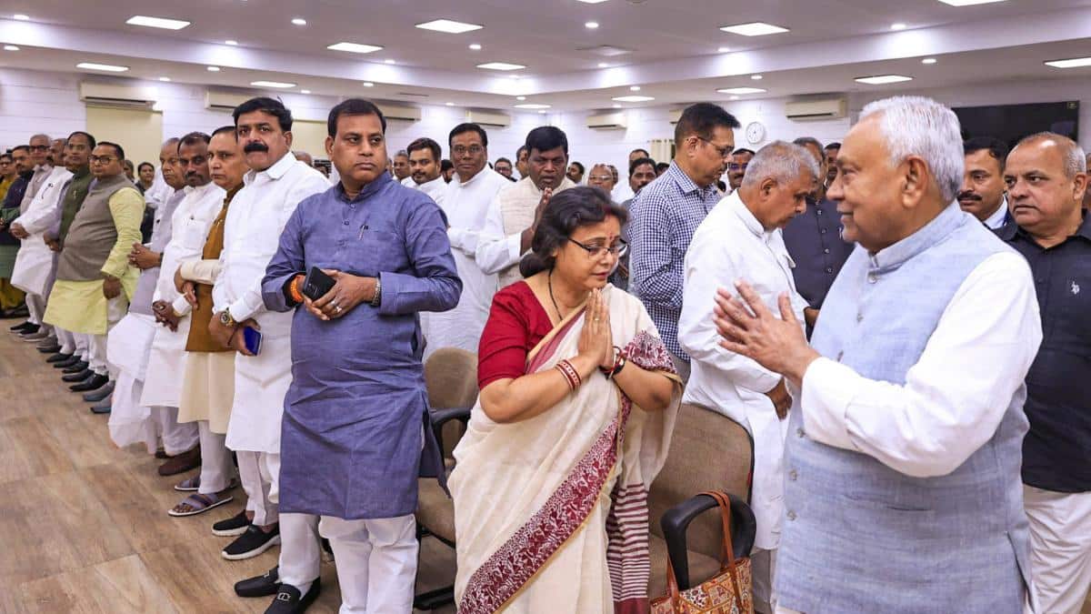 कार्यकर्ताओं-नेताओं की पीड़ा सुन जब नीतीश कुमार बोले- 'मैं हूं न...', क्या दबाव में लिया फैसला?