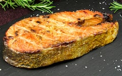 Skin Health: কোন কোন খাবার নিয়ম করে মেনুতে রাখলে বয়স বাড়লেও ত্বকে আসবে না বলিরেখার প্রভাব, বাড়বে জেল্লা