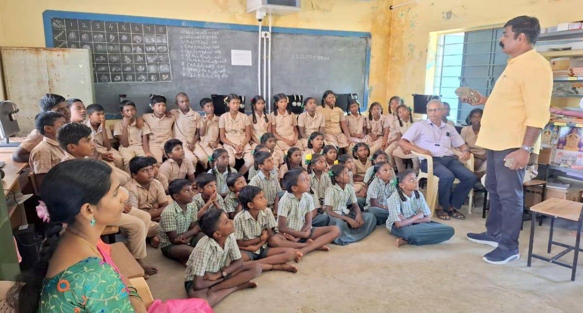 பள்ளி மாணவர்கள்: தொல்லியல் தடங்களை கண்டறிய உதவுங்கள்.. ராமநாதபுரம் ஆய்வாளர் அழைப்பு !