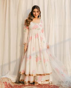 इफ्तार पार्टी के लिए परफेक्ट हैं आमना शरीफ के ये शरारा लुक्स, आप भी कर सकती हैं फॉलो