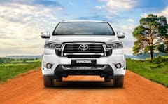 માત્ર ₹2,00,000 ભરીને ઘરે લાવો Toyota Innova Crysta! જાણો દર મહિને કેટલી EMI આવશે