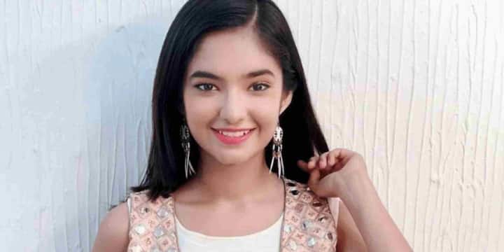 अनुष्का सेन भी डिजिटल दुनिया की जानी-मानी हस्तियों में शामिल हैं. उन्होंने टीवी शो के जरिए पहचान बनाई और बाद में सोशल मीडिया पर भी काफी लोकप्रिय हो गईं. इंस्टाग्राम और यूट्यूब पर उनके लाखों फॉलोअर्स हैं. उनका कंटेंट मुख्य रूप से फैशन, ट्रेंडिंग वीडियो और लाइफस्टाइल से जुड़ा होता है. कई बड़े ब्रांड्स के साथ काम करने की वजह से वे अच्छी कमाई करती हैं.