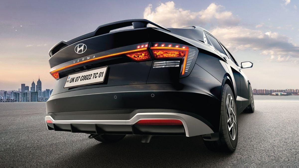 Hyundai Verna: டிசைன், டெக், சேஃப்டி என 25 அப்டேட்கள் - புது வெர்னா எப்படி இருக்கு? விலையில் என்ன மாற்றம்?