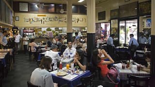 Gas Shortage Impact : युद्धाचा फटका! गॅसच्या तुटवड्यामुळे मुंबईतील 20 टक्के हॉटेल्स बंद; तीन दिवसांत 50 टक्के हॉटेल्स बंद होण्याची शक्यता