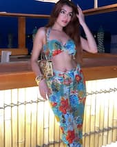 Aditi Hundia Photos: મિસ સુપરનેશનલ ઈન્ડિયા 2018ની વિનર અને ભારતીય ક્રિકેટર ઇશાન કિશનની ગર્લફ્રેન્ડ  અદિતિ હુંડિયા એક મોડલ અને બ્યૂટી ક્વીન છે. તો ચાલો તેના લુક પર એક નજર કરીએ.